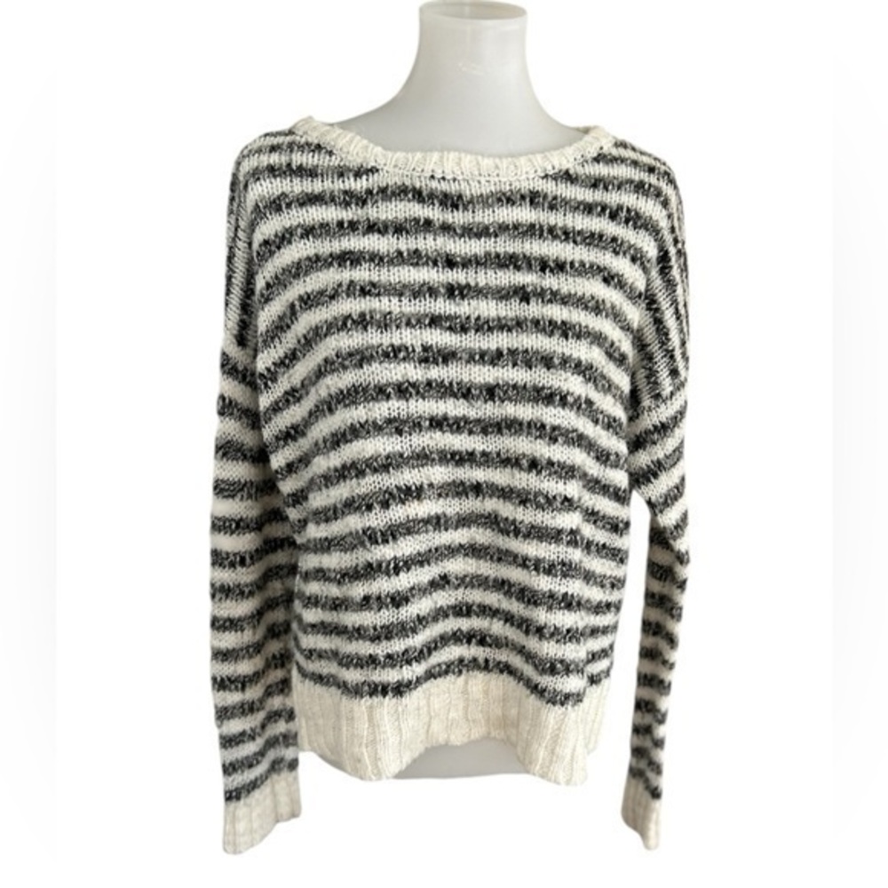 Aeropostale cable knit striped soft sweater